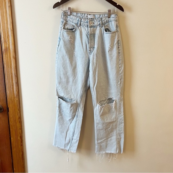 Zara Light Blue Wash High Rise Straight Leg Jeans Distressed Size 6 - Picture 1 of 7